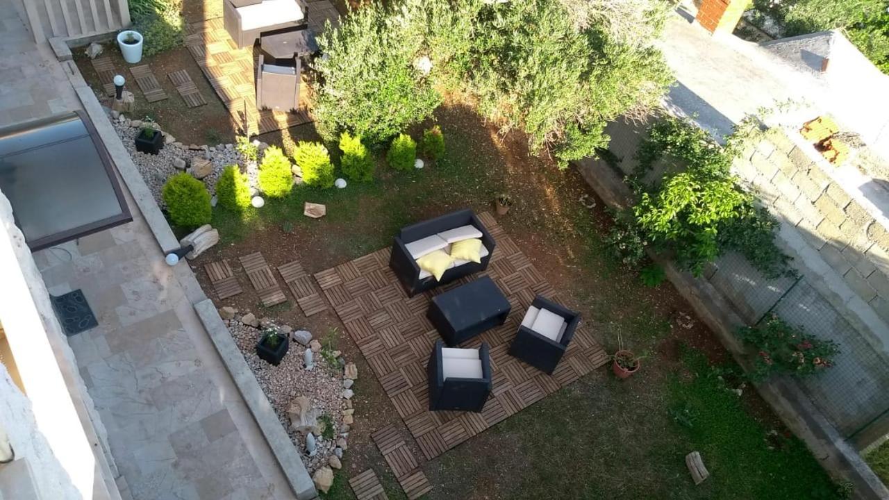 Villa Berlin Bol Luaran gambar