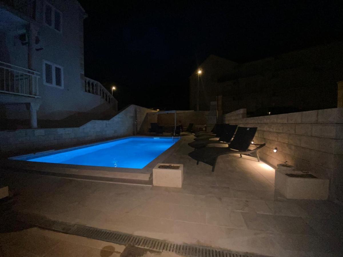 Villa Berlin Bol Luaran gambar